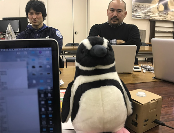 音声自動応答による「双方向の展示」という試み